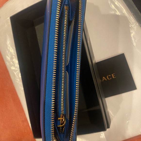NWT Versace Long Zip Around Calf Leather  Blue Wallet - Picture 4 of 4